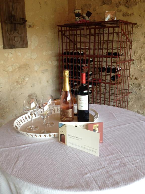 ホテルChateau Nardou Saint-Sulpice-et-Cameyrac 部屋 写真