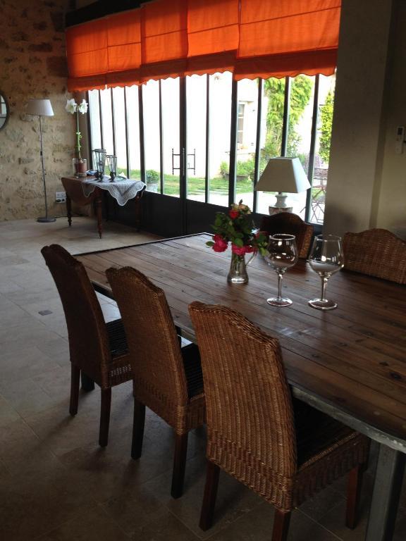 ホテルChateau Nardou Saint-Sulpice-et-Cameyrac 部屋 写真
